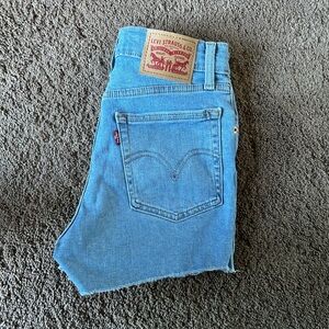 High rise Levi’s cut off shorts